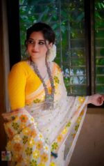 প্রিমিয়াম হাল্ফ সিল্ক শাড়ী + ব্লাউজ পিস [Code #54] - Image 2