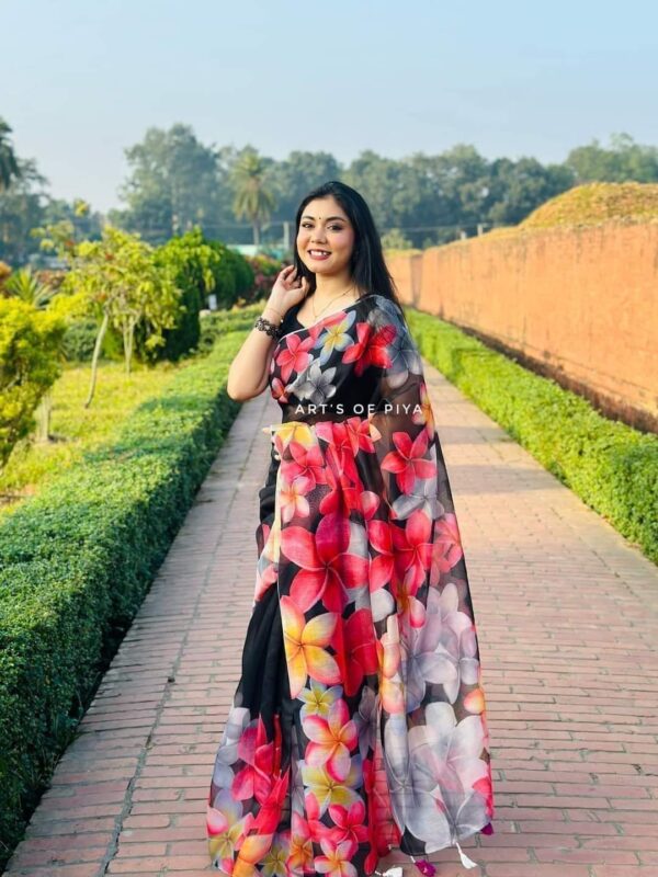 প্রিমিয়াম চান্দুরি সিল্ক শাড়ী + ব্লাউজ পিস [Code #02] - Image 4