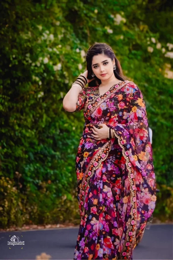 প্রিমিয়াম ইন্ডিয়ান সিল্ক পার্টি শাড়ী + ব্লাউজ পিস (Code#NB-25) - Image 3