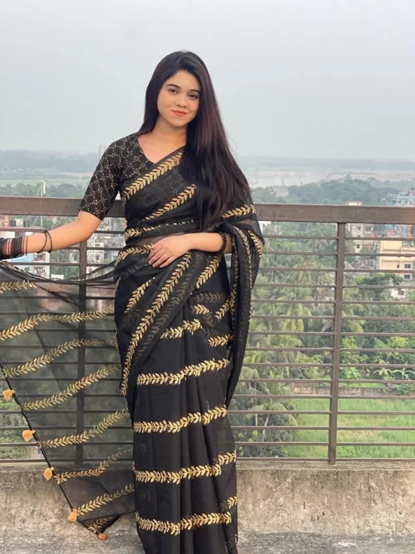 প্রিমিয়াম সেমি মসলিন শাড়ী + ম্যাচিং ব্লাউজ পিচ (Code#SM-415) - Image 5