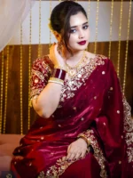 প্রিমিয়াম আফগানি সিল্ক শাড়িটির ( ব্লাউজ: ট্যাসেল লেসসহ ম্যাচিং আনস্টিচড বড় ব্লাউজ পিস )