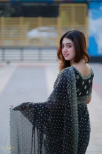 প্রিমিয়াম ইন্ডিয়ান স্টোনের জর্জেট পার্টি শাড়ি (ব্লাক ) - Image 2