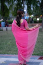 প্রিমিয়াম ইন্ডিয়ান স্টোনের জর্জেট পার্টি শাড়ি (গোলাপী) - Image 6