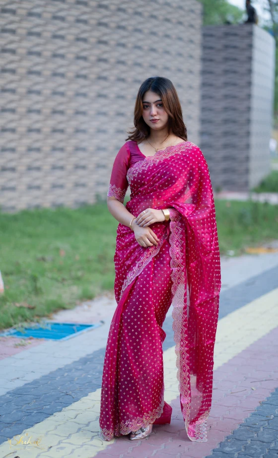 প্রিমিয়াম ইন্ডিয়ান স্টোনের জর্জেট পার্টি শাড়ি (রাণী গোলাপী )