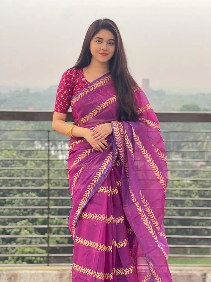 প্রিমিয়াম সেমি মসলিন শাড়ী + ম্যাচিং ব্লাউজ পিচ (Code#SM-417)