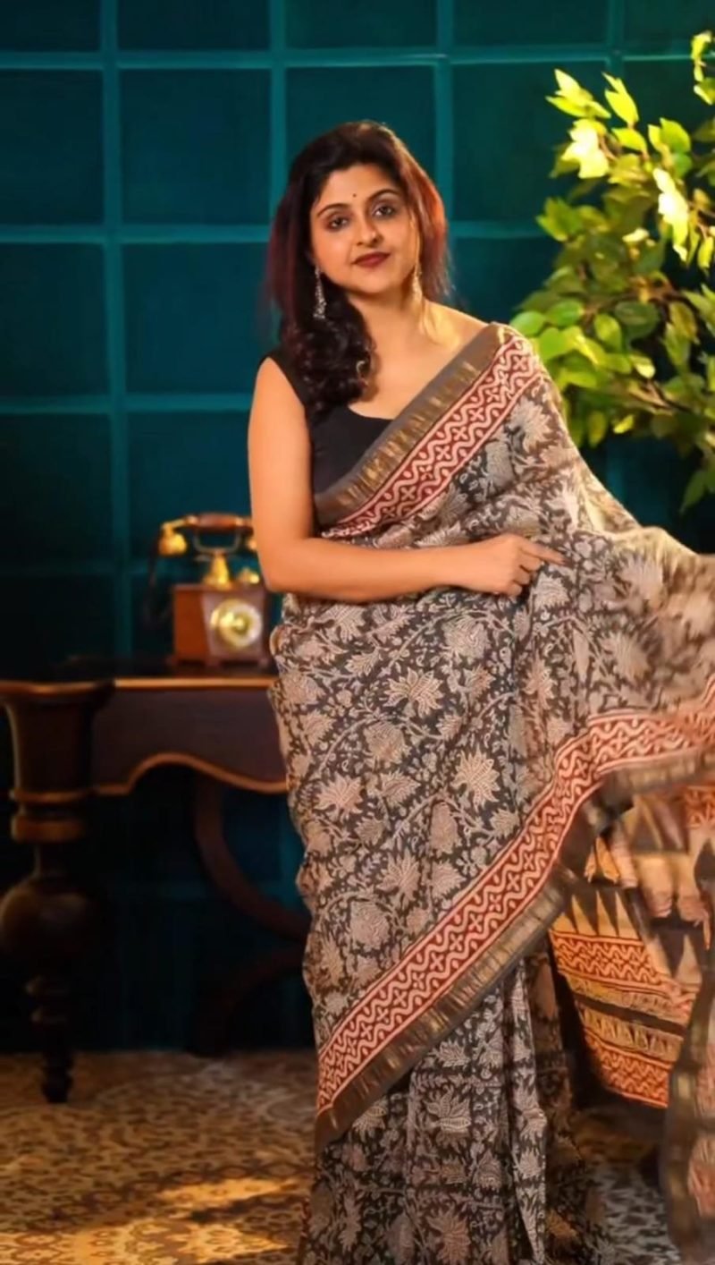 প্রিমিয়াম সফ্ট সিল্ক শাড়ি +ব্লাউজ পিছ